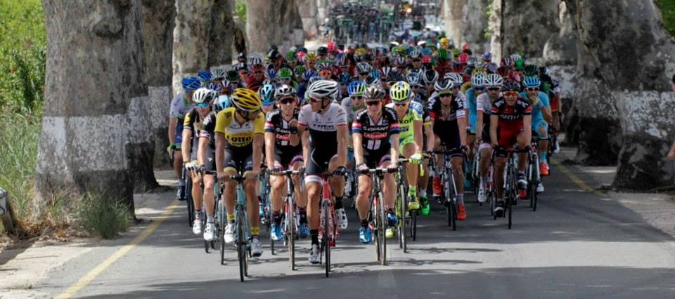 Vuelta2015_Stage8_peloton2_1