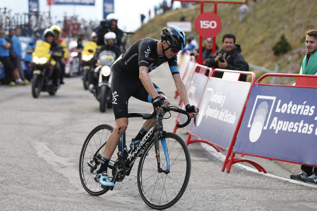 Vuelta2015_Stage11_Chris_Froome_dropped_out_the_stage_crossed_finish_line